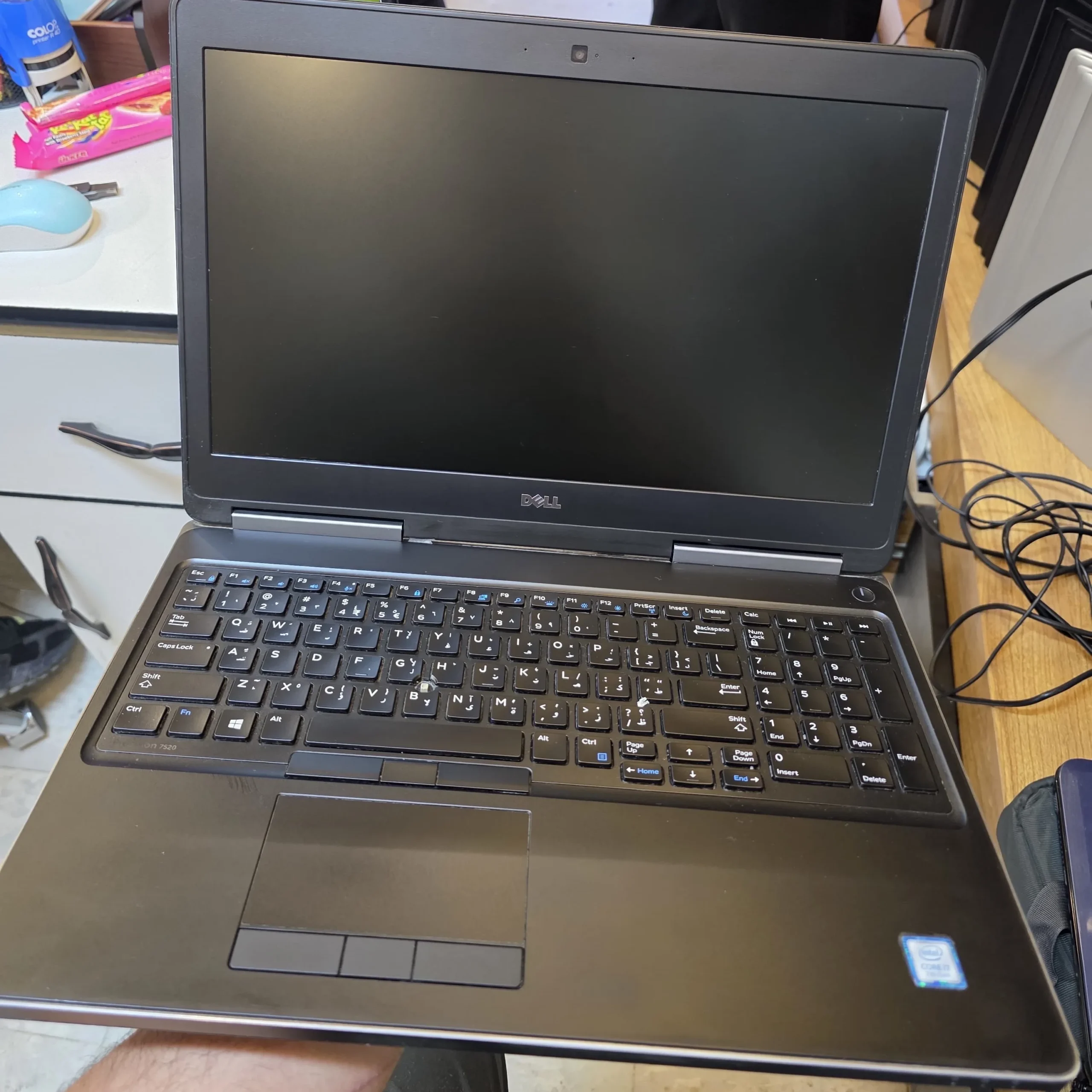DELL PRE 7520 ci7 7th hq ram 16 ssd 512 VGA 4G 15.6